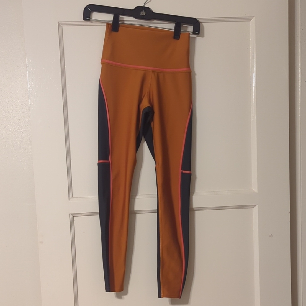 ALO Yoga Bronze & Anthracite Leggings With Pink Piping